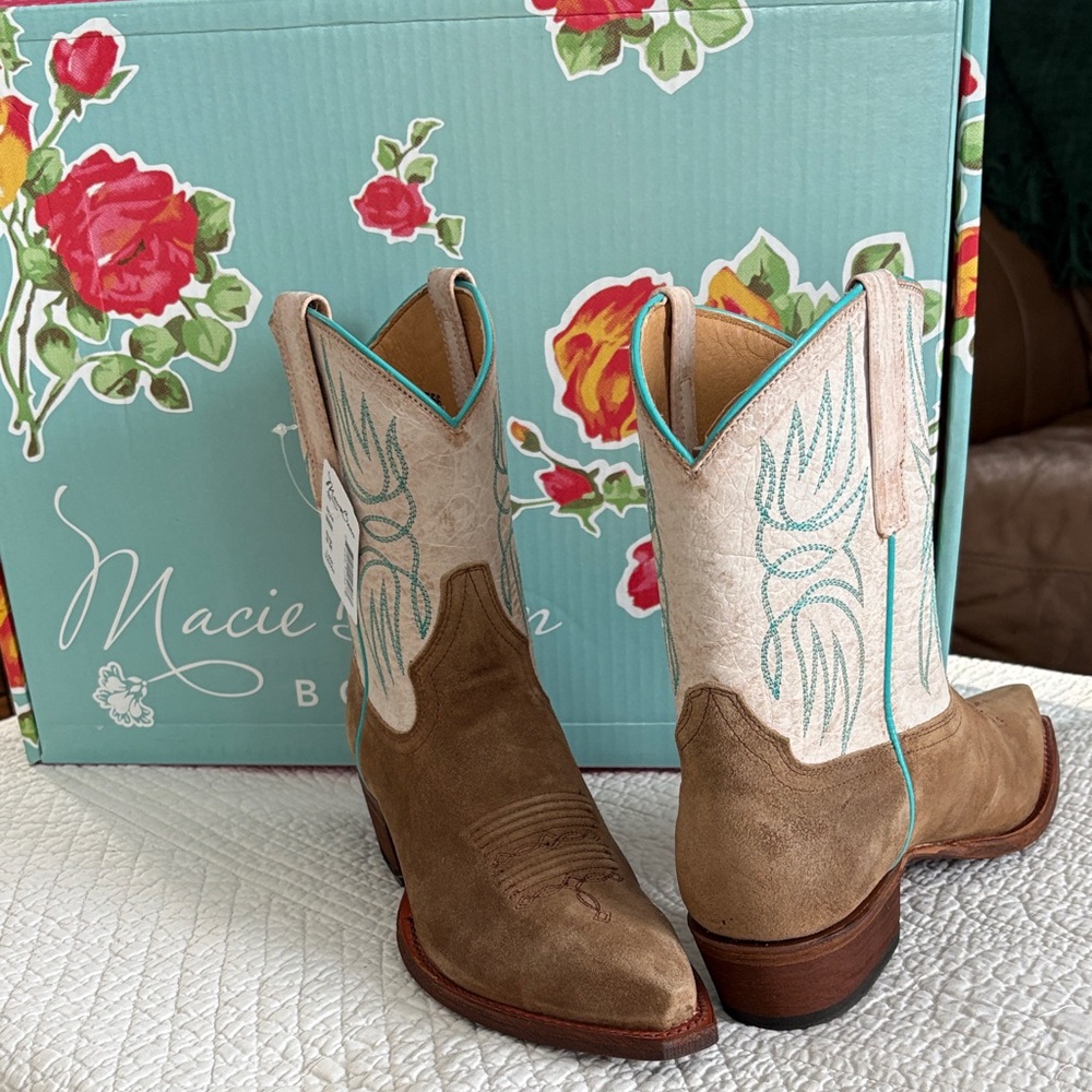 Macie Bean Brown and Cream Boots with Teal Embroidery